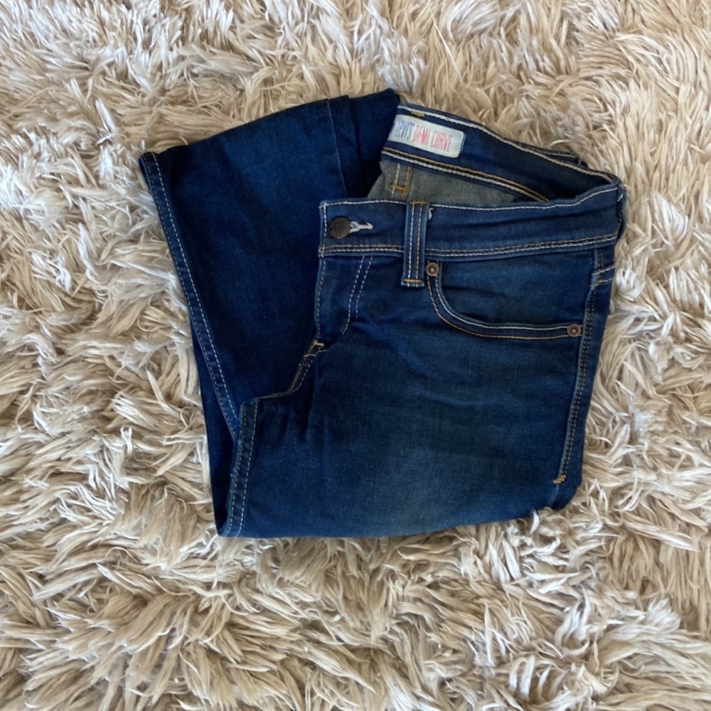 Levi’s Demi curve low rise stretch Jean. Like new.